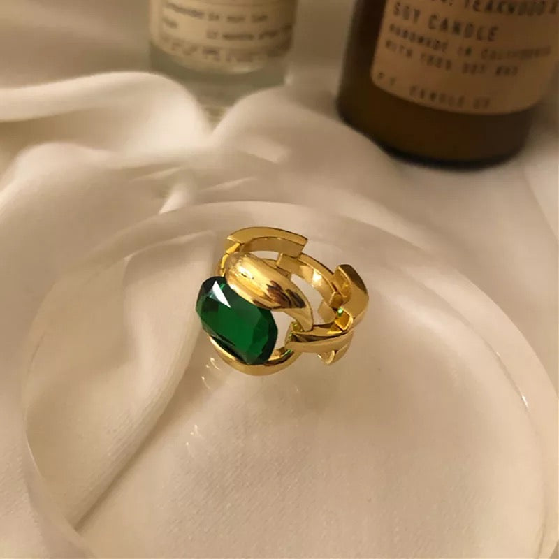 French elegant ring with green stone
